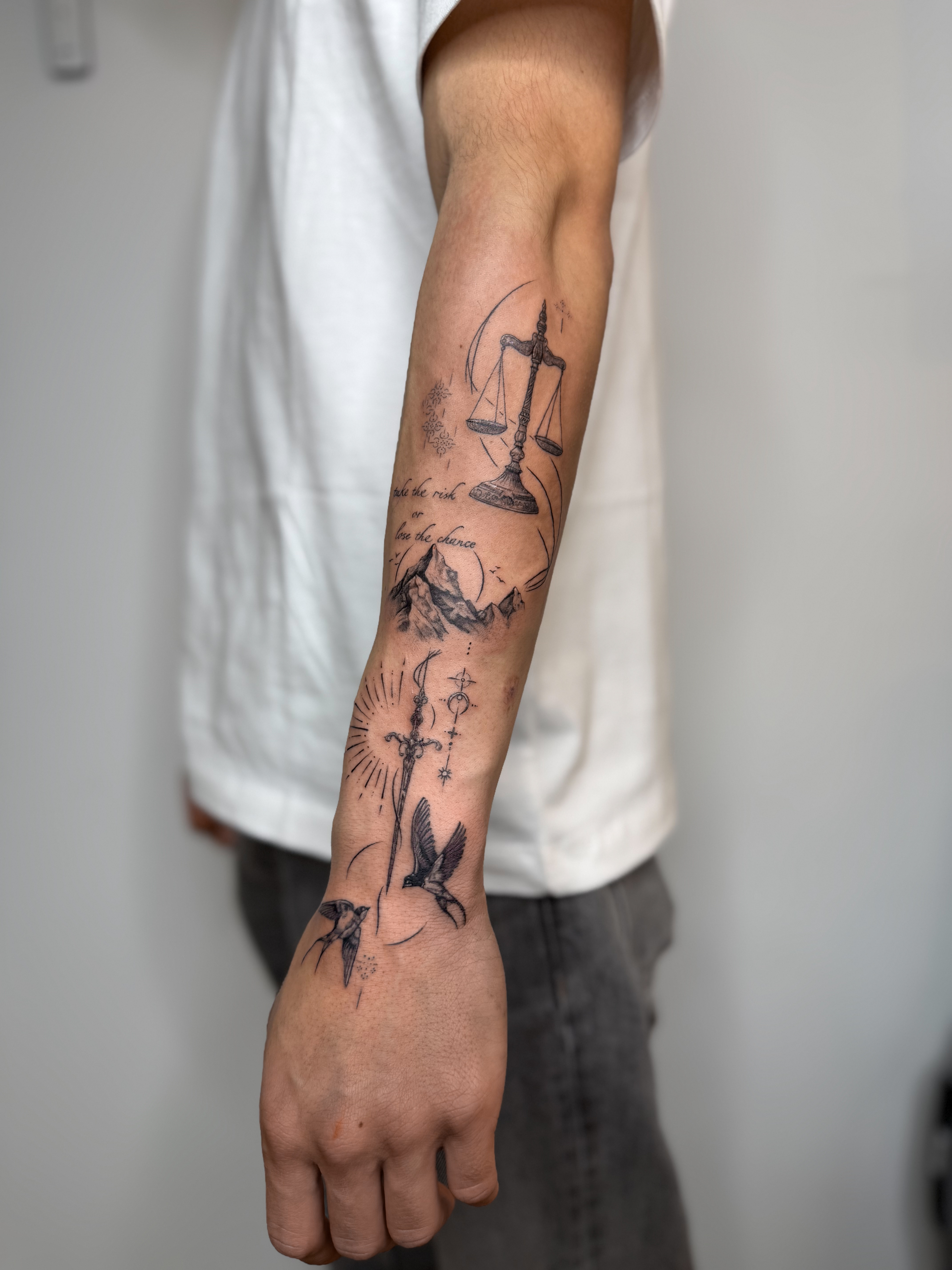 Fine Line Arm-Tattoo Antalya